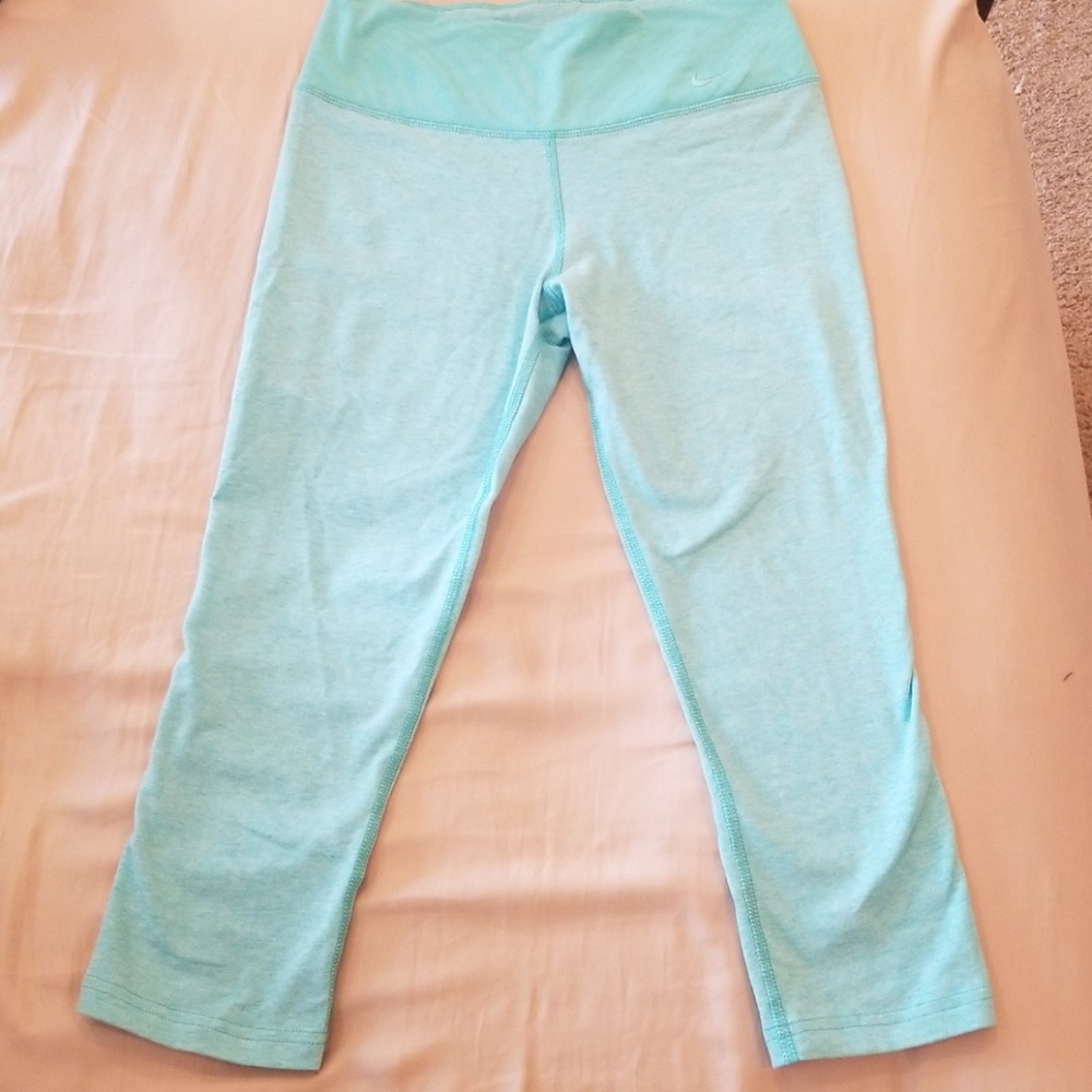 Nike Dri-Fit workout capris